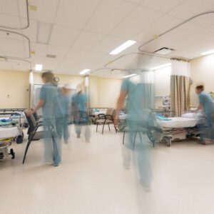Blurred,Motion,Of,Nurses,Working,In,Pacu,Unit