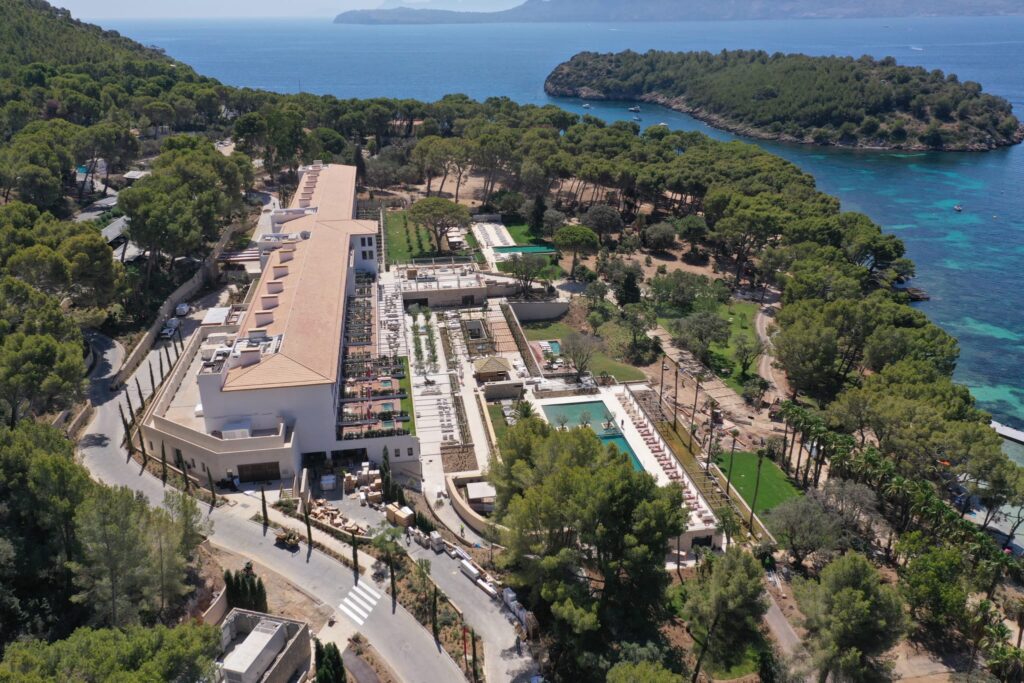 mediterranean-luxury-a-century-in-the-making-four-seasons-resort