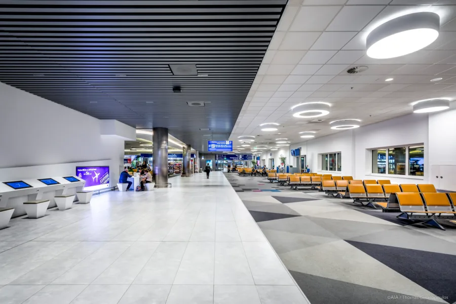 arrivals bus gates