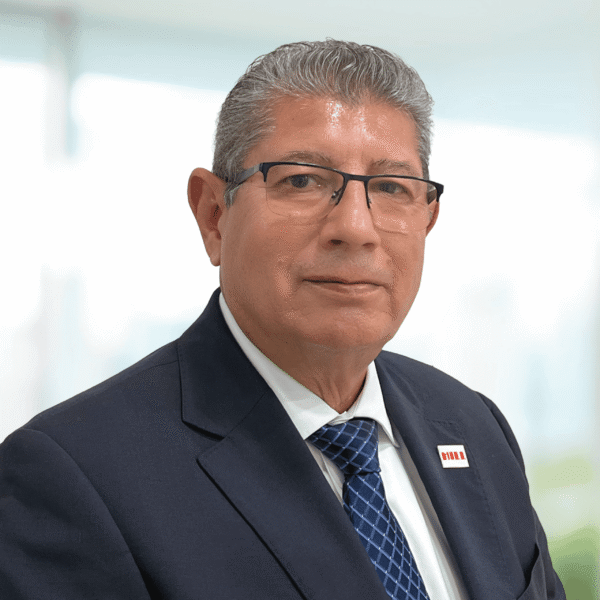 Larry Estrada Headshot